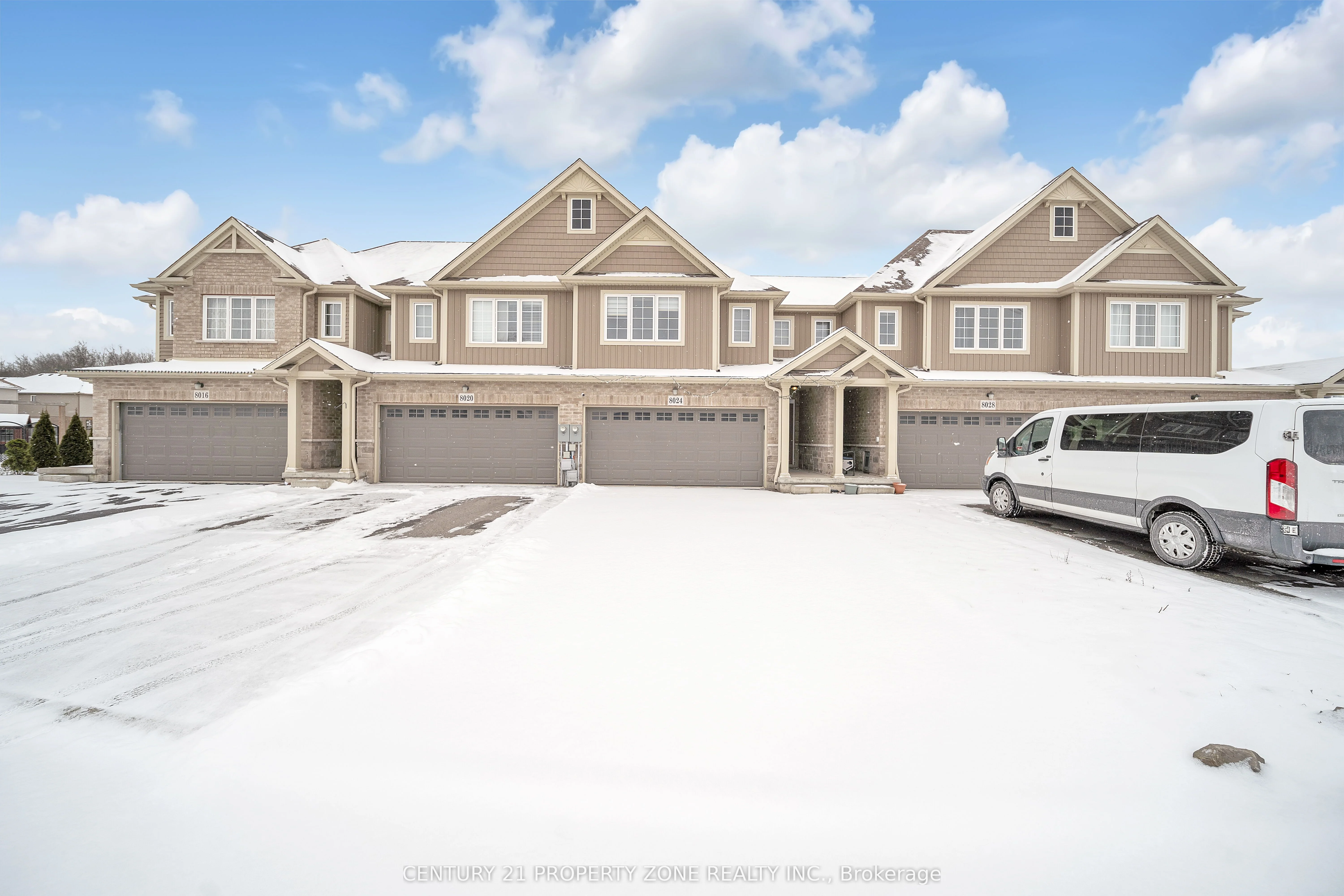 Att/Row/Townhouse in Niagara Falls