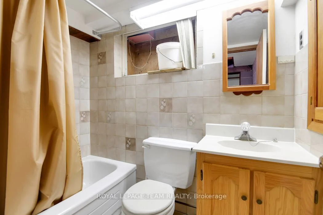 157 ANNA Avenue, Carlington - Central Park, ON K1Z 7V1