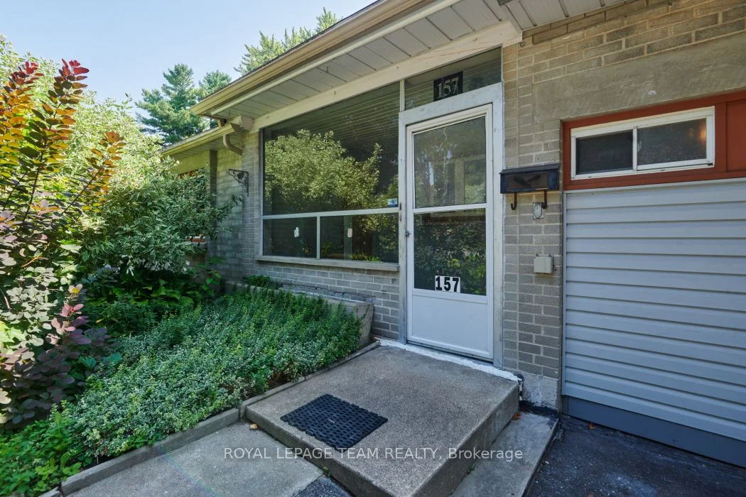 Detached in Carlington - Central Park