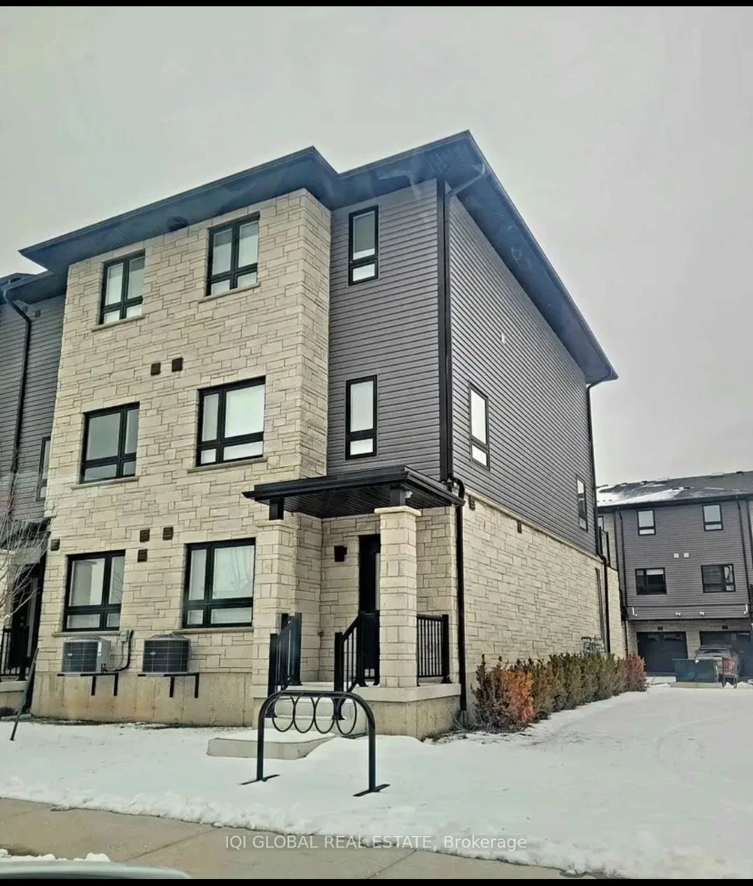 Att/Row/Townhouse in Cambridge