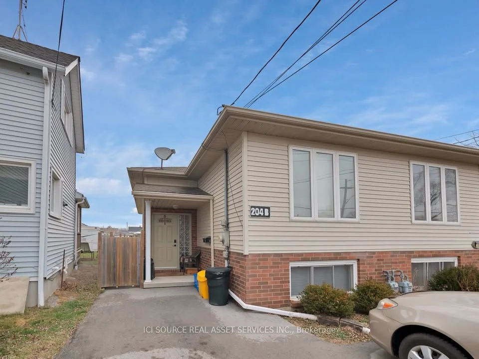 204b Oakdale Avenue 2, St. Catharines, On L2p 2k7