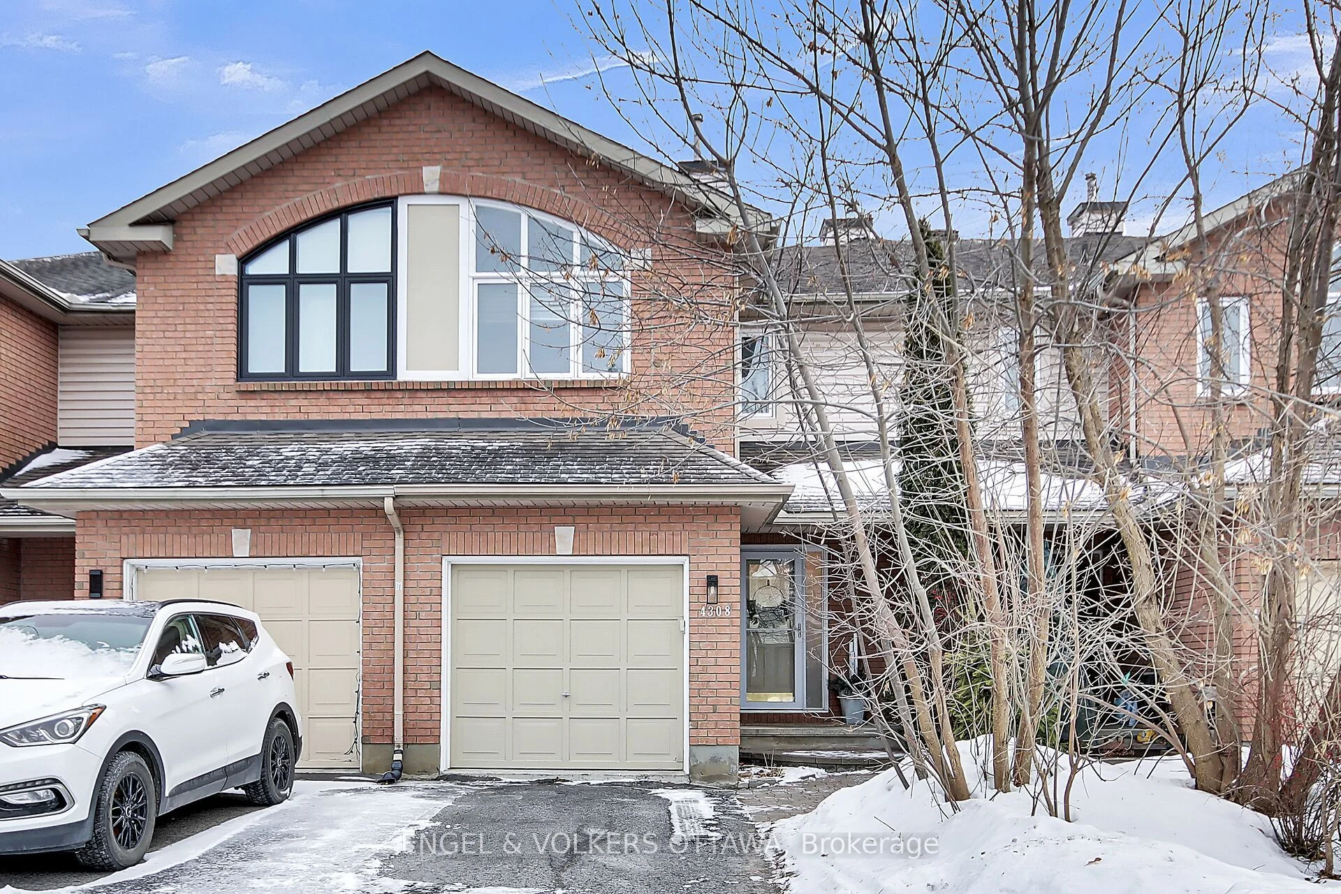 Att/Row/Townhouse in Cyrville - Carson Grove - Pineview