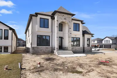 Detached in Amherstburg