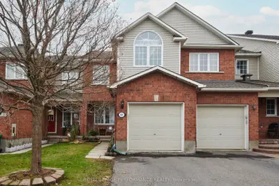 Att/Row/Townhouse in Blossom Park - Airport and Area