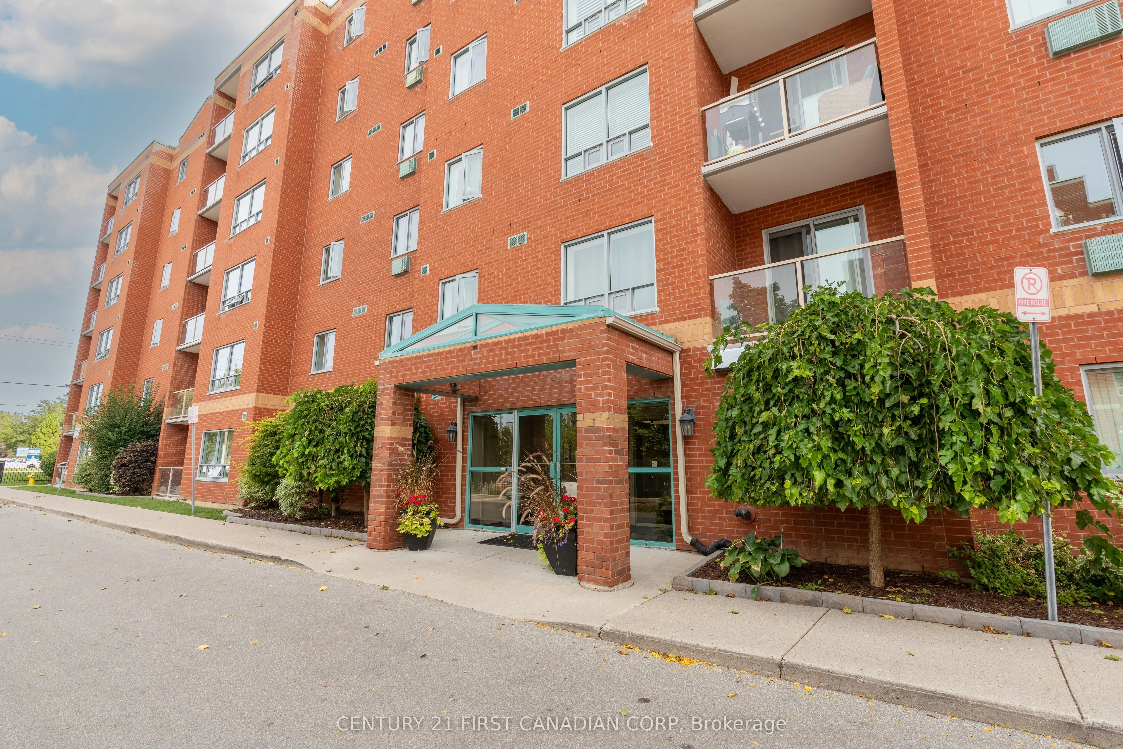 Condo Apartment in London South