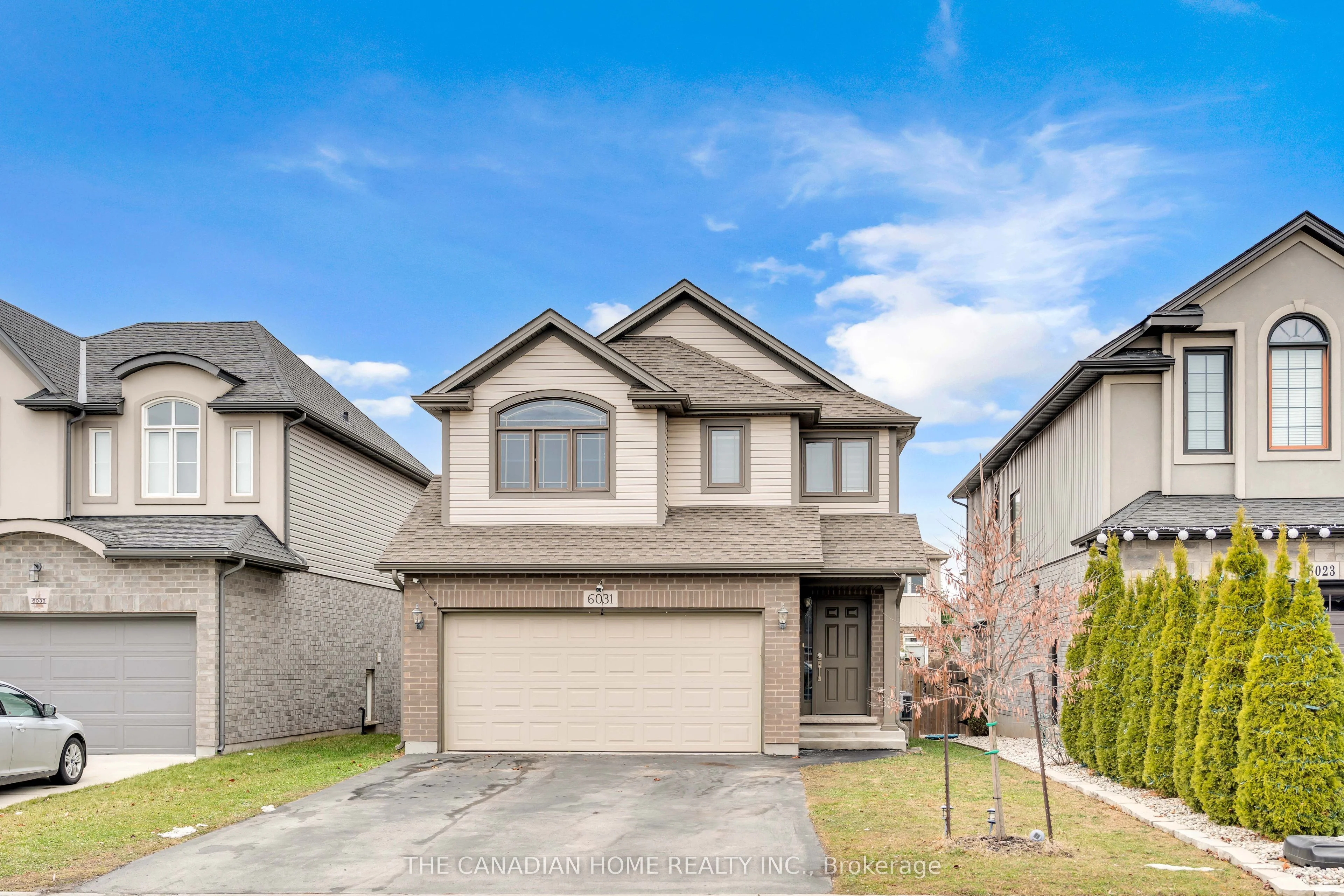 Detached in Niagara Falls