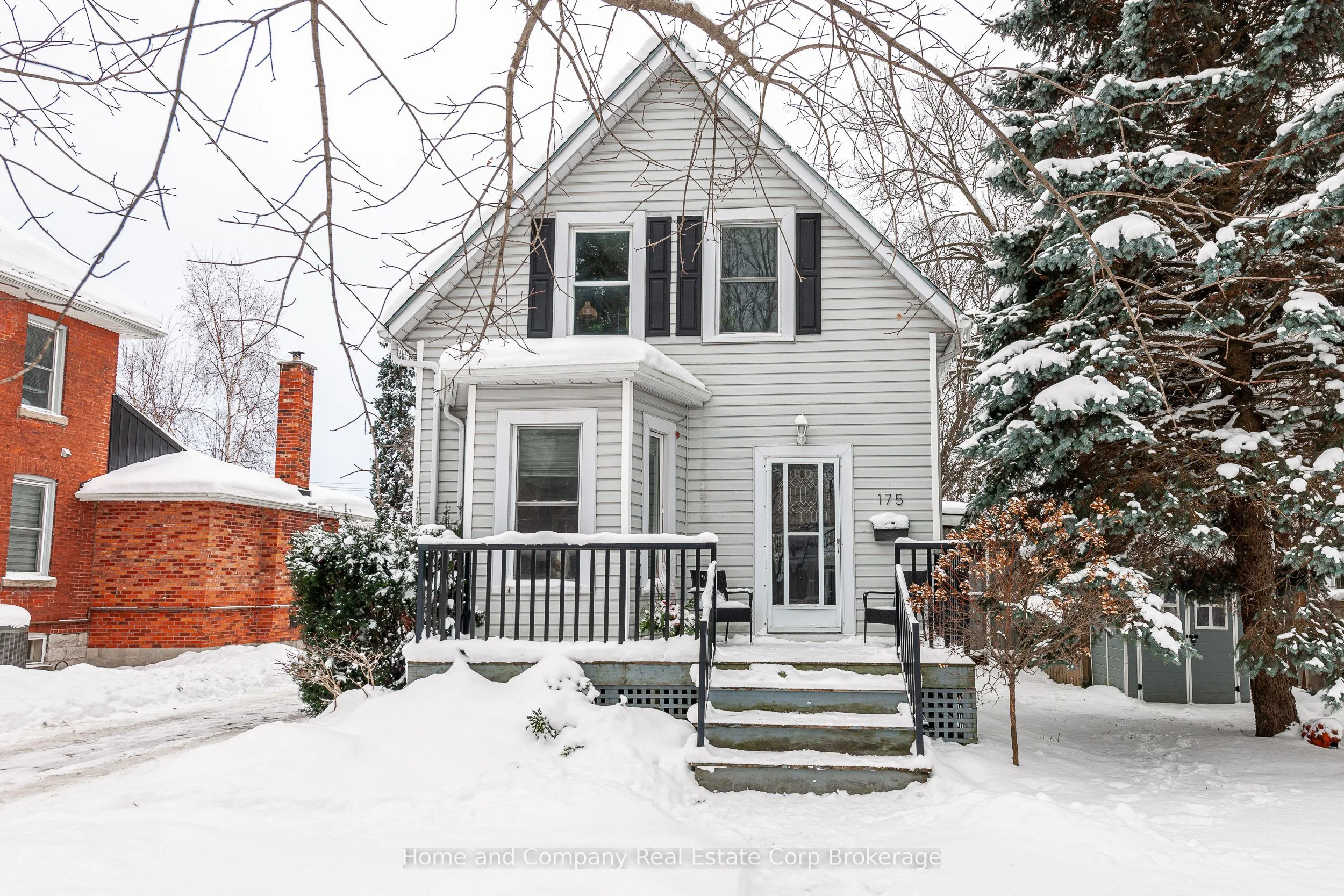 Detached in Stratford