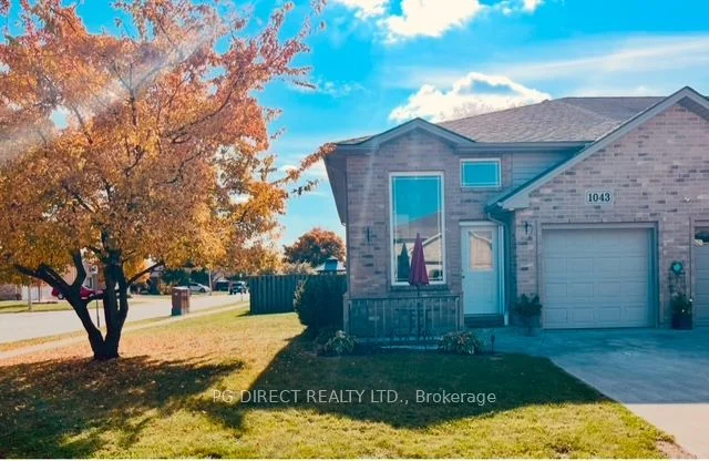 Att/Row/Townhouse in Lakeshore