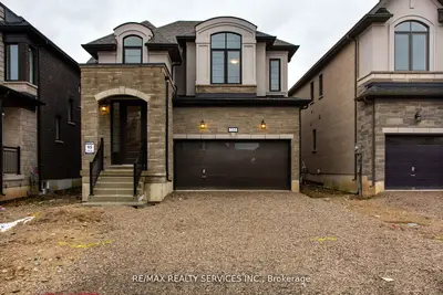 Detached in Woodstock
