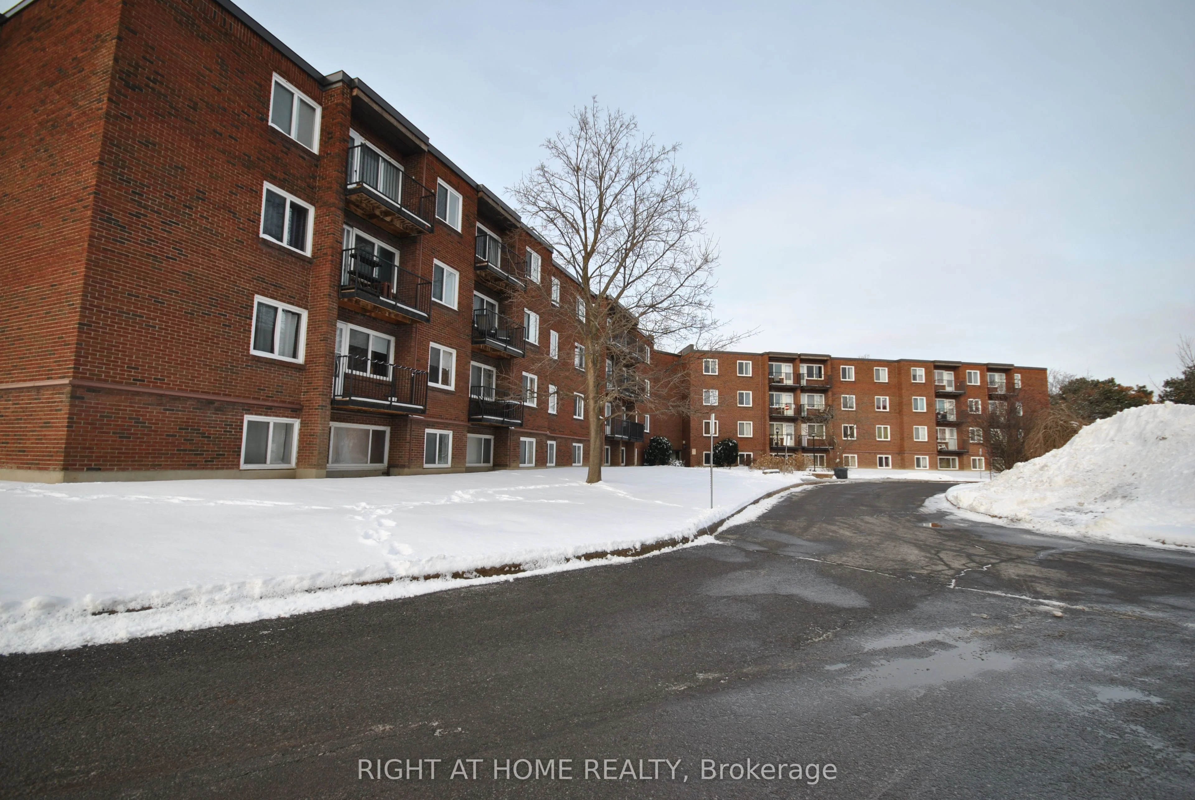 2041 Arrowsmith Drive 106c, Beacon Hill North - South And Area, On K1j 7v7