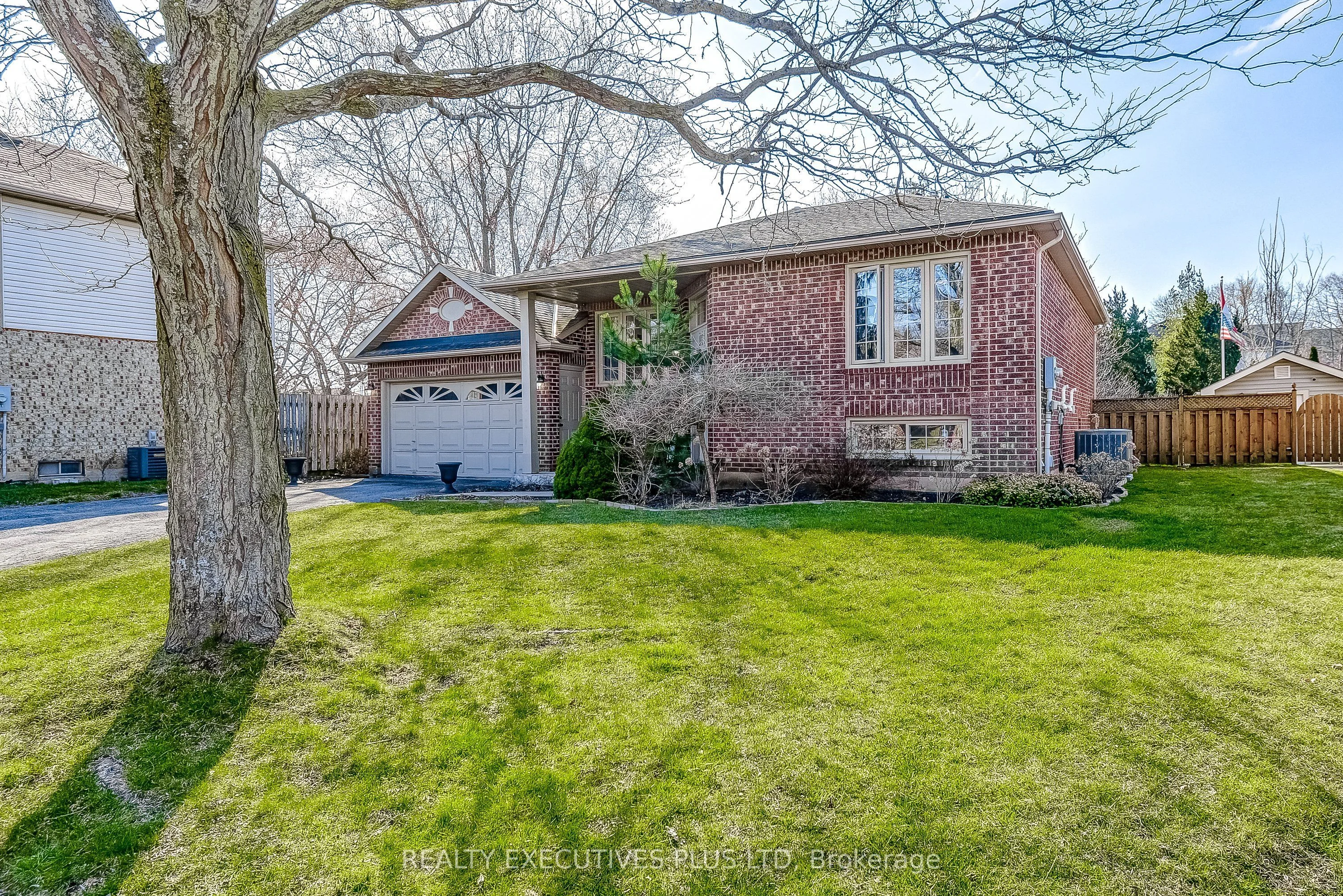 107 Madison Court W, Welland, On L3c 7g1