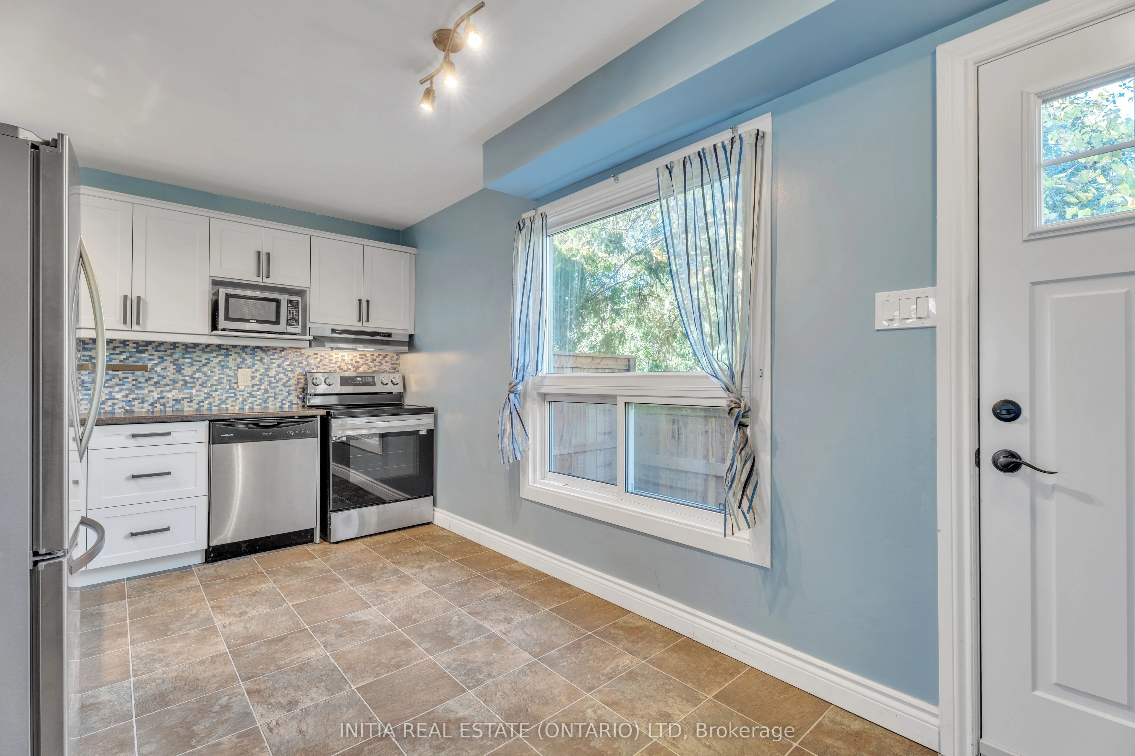 253 Taylor Street 10, London East, On N5y 2j6