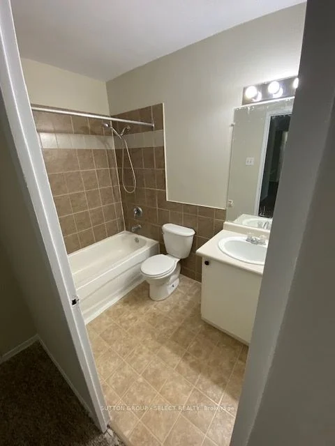625 Wonderland Road S 11, London South, ON N6K 1M1