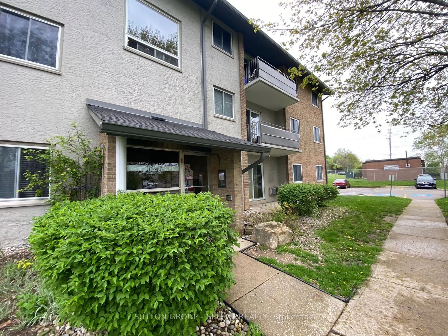 Condo Apartment in London South