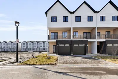 Condo Townhouse in London North