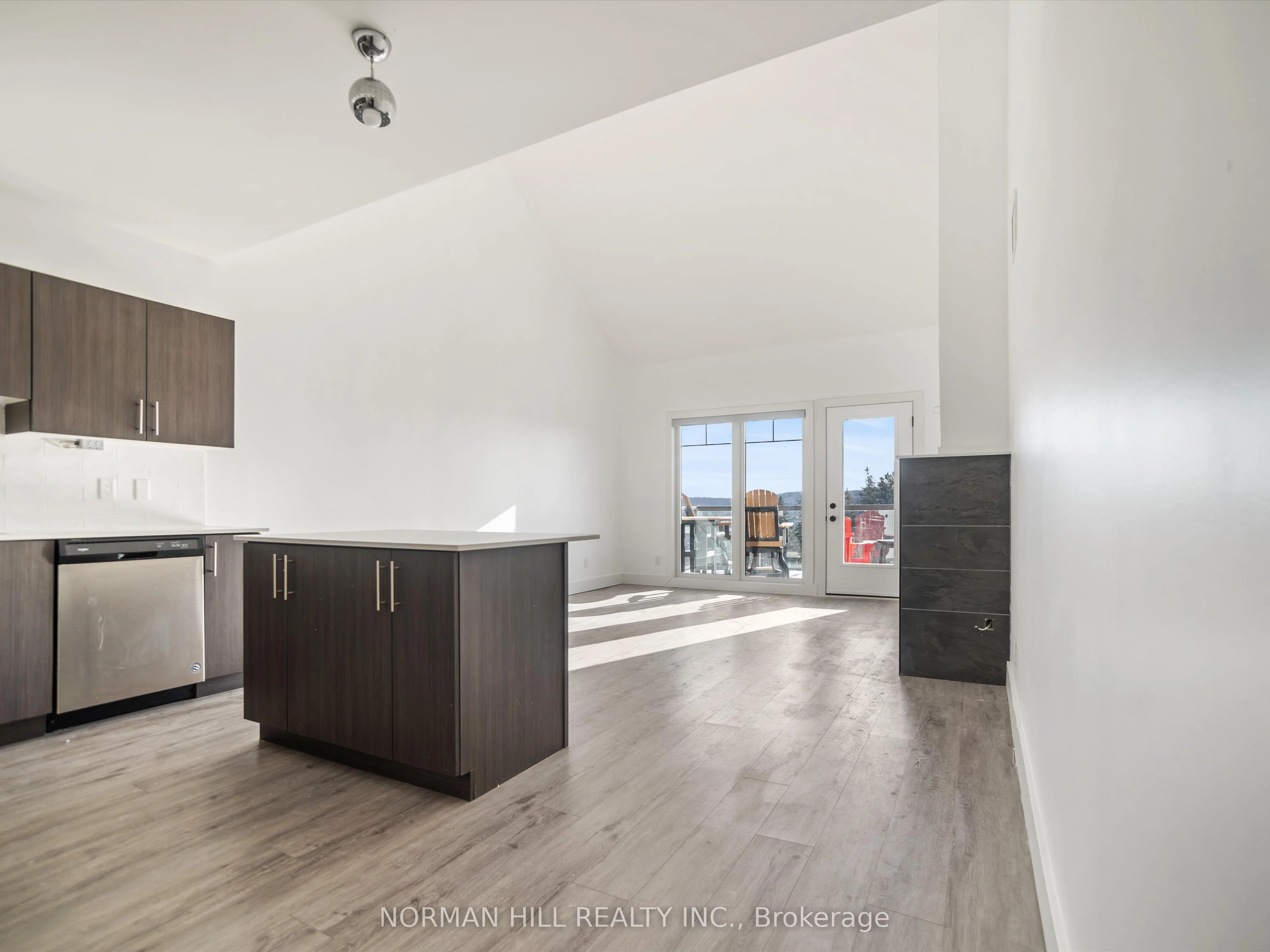 4 Tree Tops Lane 302, Huntsville, ON P1H 0B8