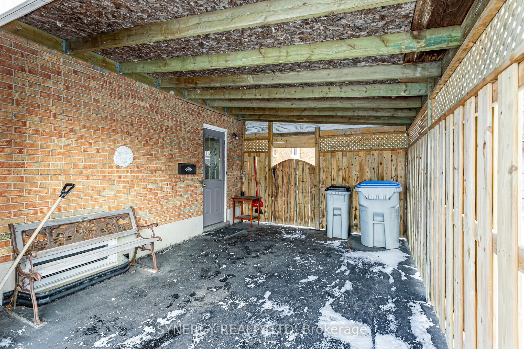 279 Head Street N, Strathroy-Caradoc, ON N7G 2J8