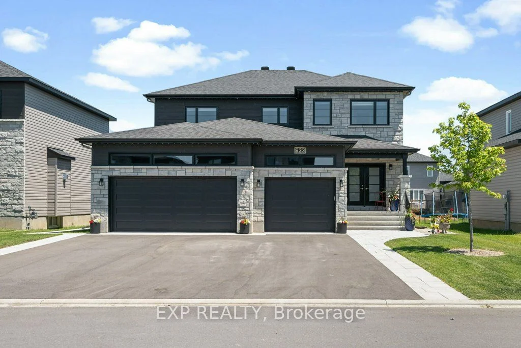 Detached in Russell