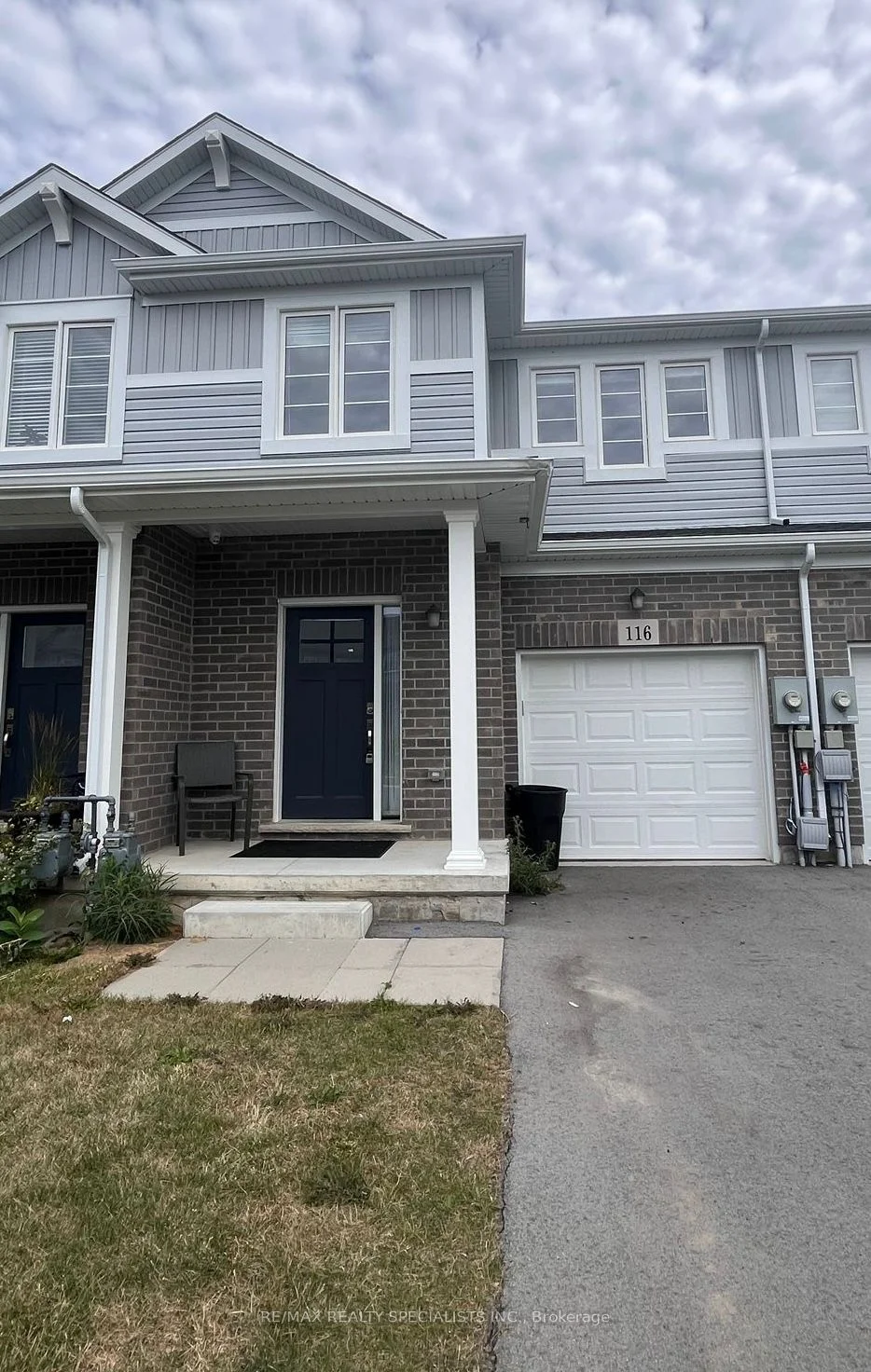 Att/Row/Townhouse in Welland