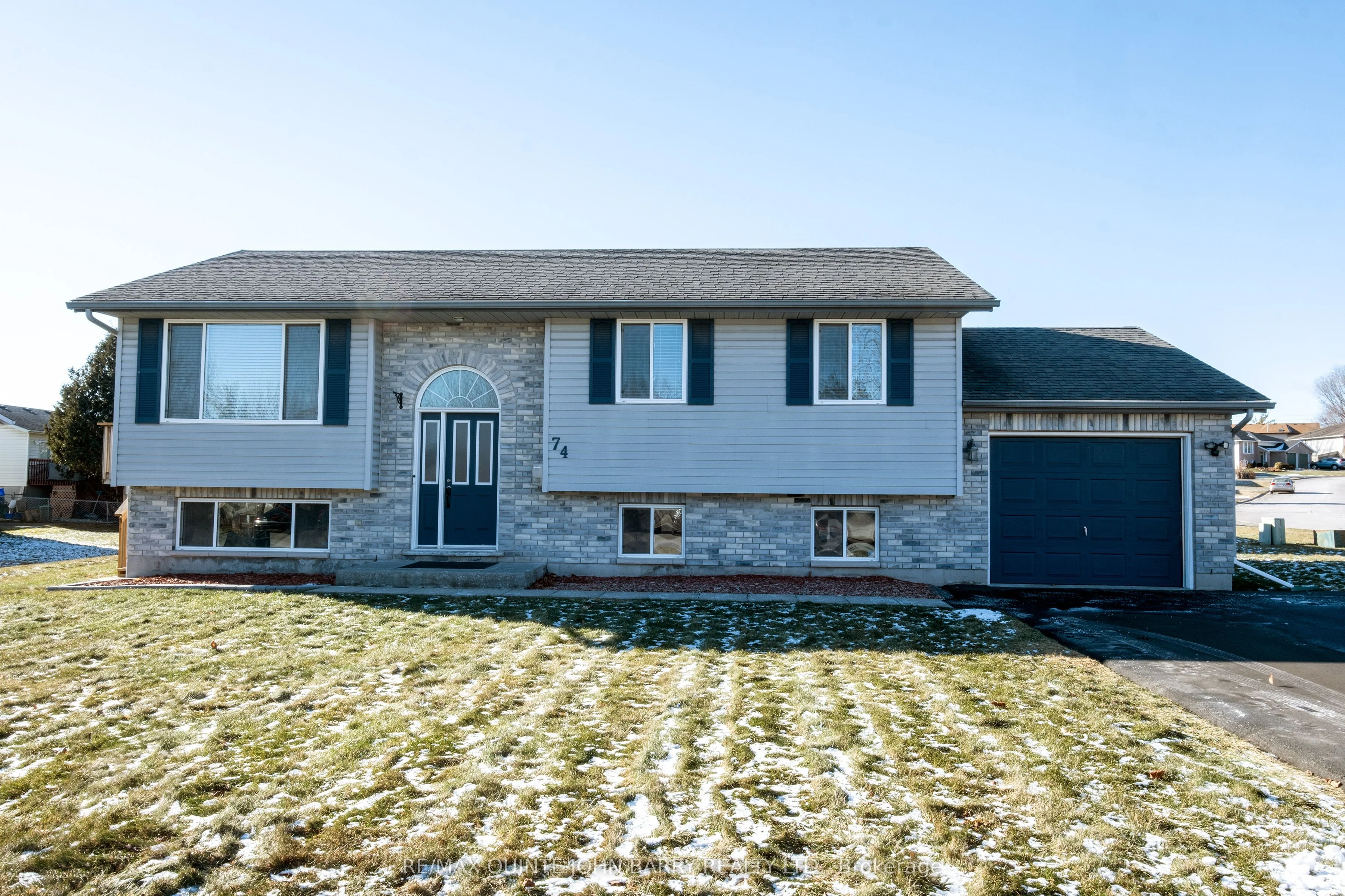 74 Ireland Drive, Quinte West, On K8v 6t6