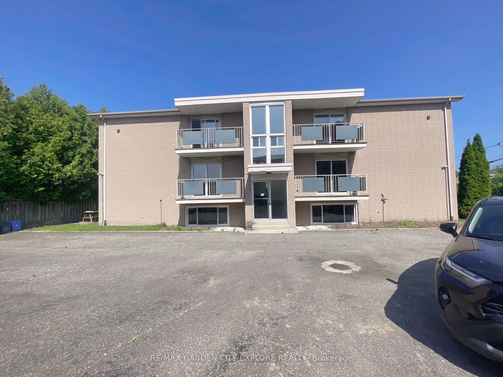Condo Apartment in St. Catharines