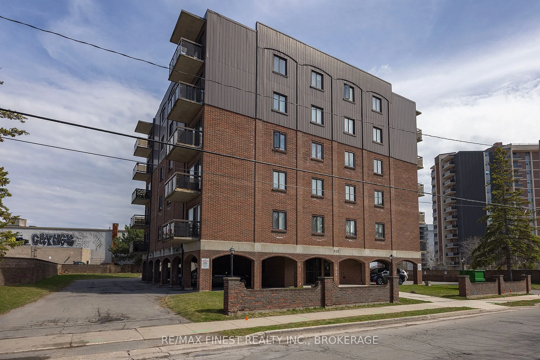 315 Regent Street 403, Kingston, ON K7L 4K7