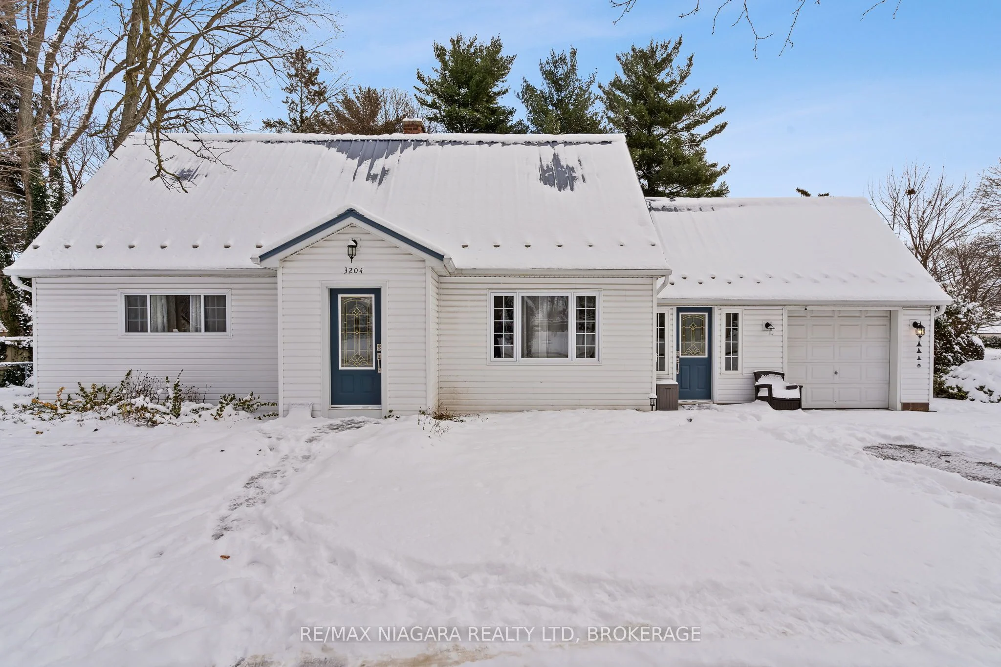 3204 Saint Paul Avenue, Niagara Falls, On L2j 2m1