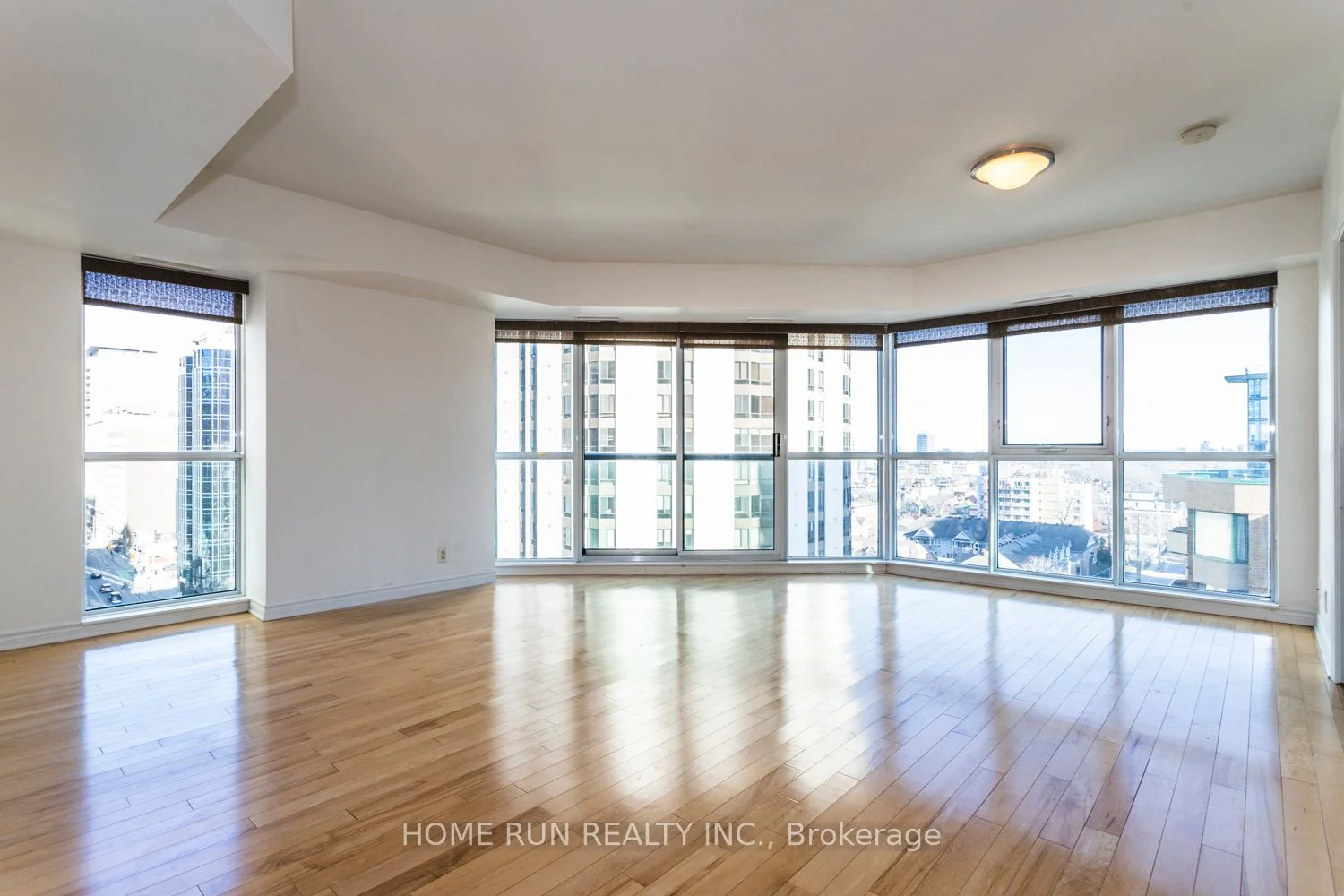 445 Laurier Avenue W 1201, Ottawa Centre, ON K1R 0A2