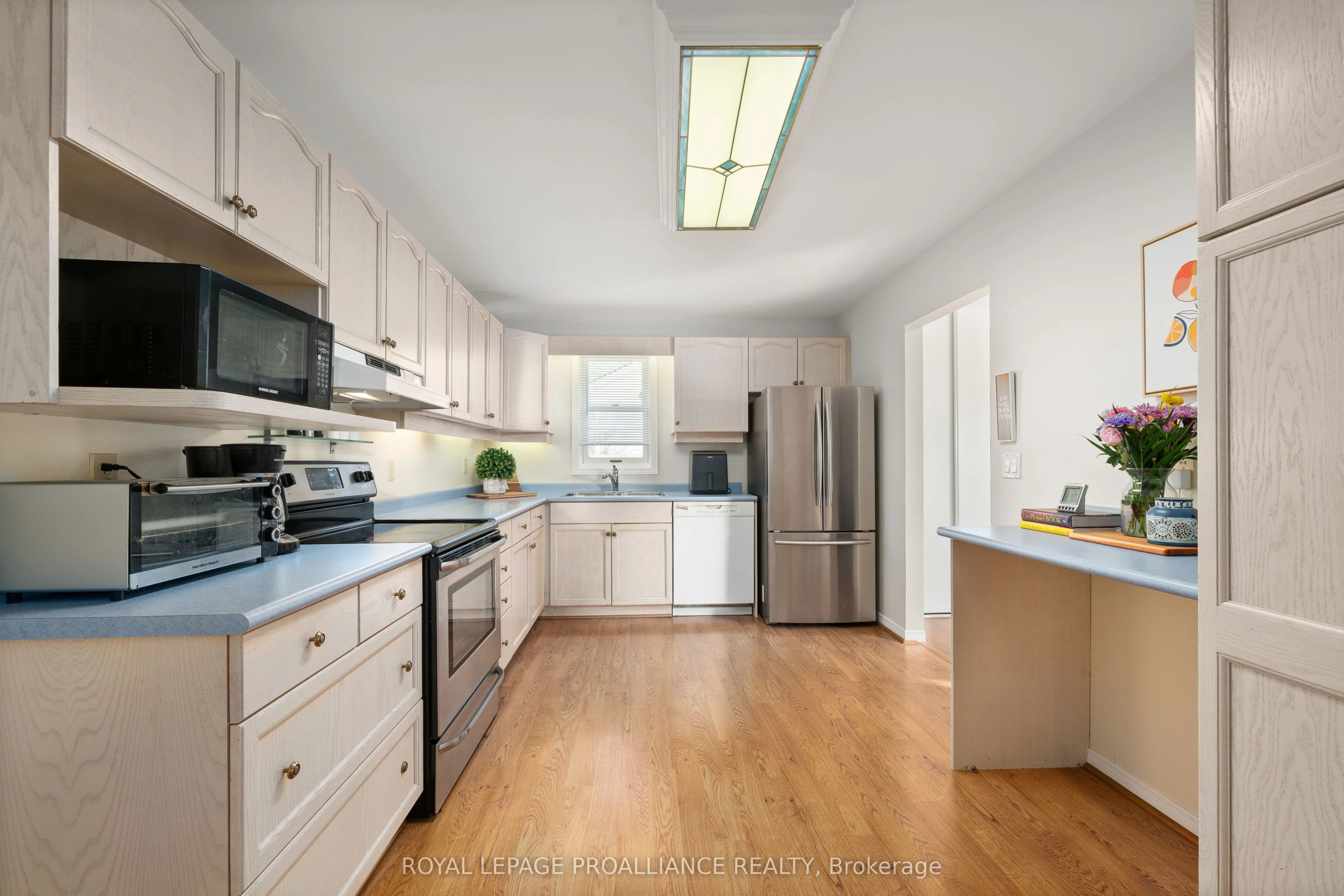 27 Loraine Avenue, Quinte West, ON K8V 6R4