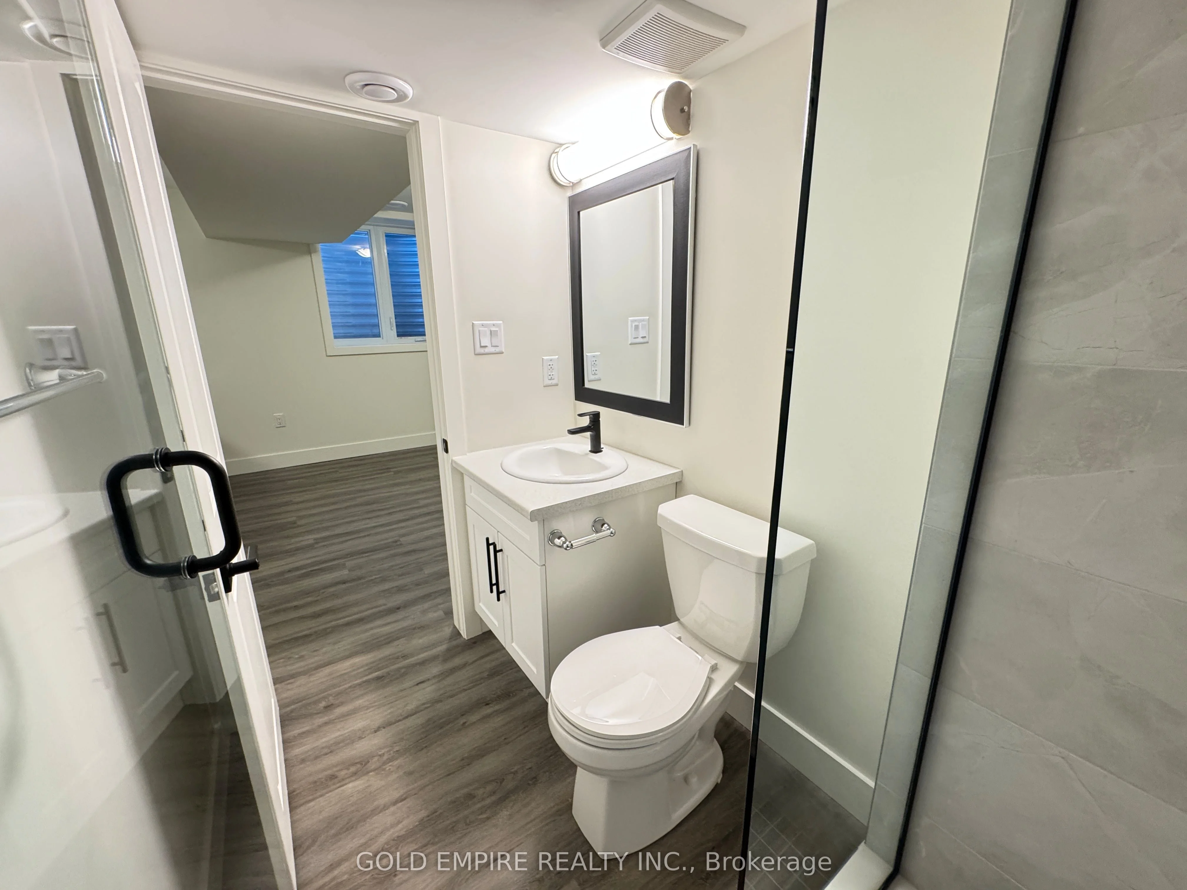 957 DEVERON Crescent N LOWER, London South, ON N5Z 0A9