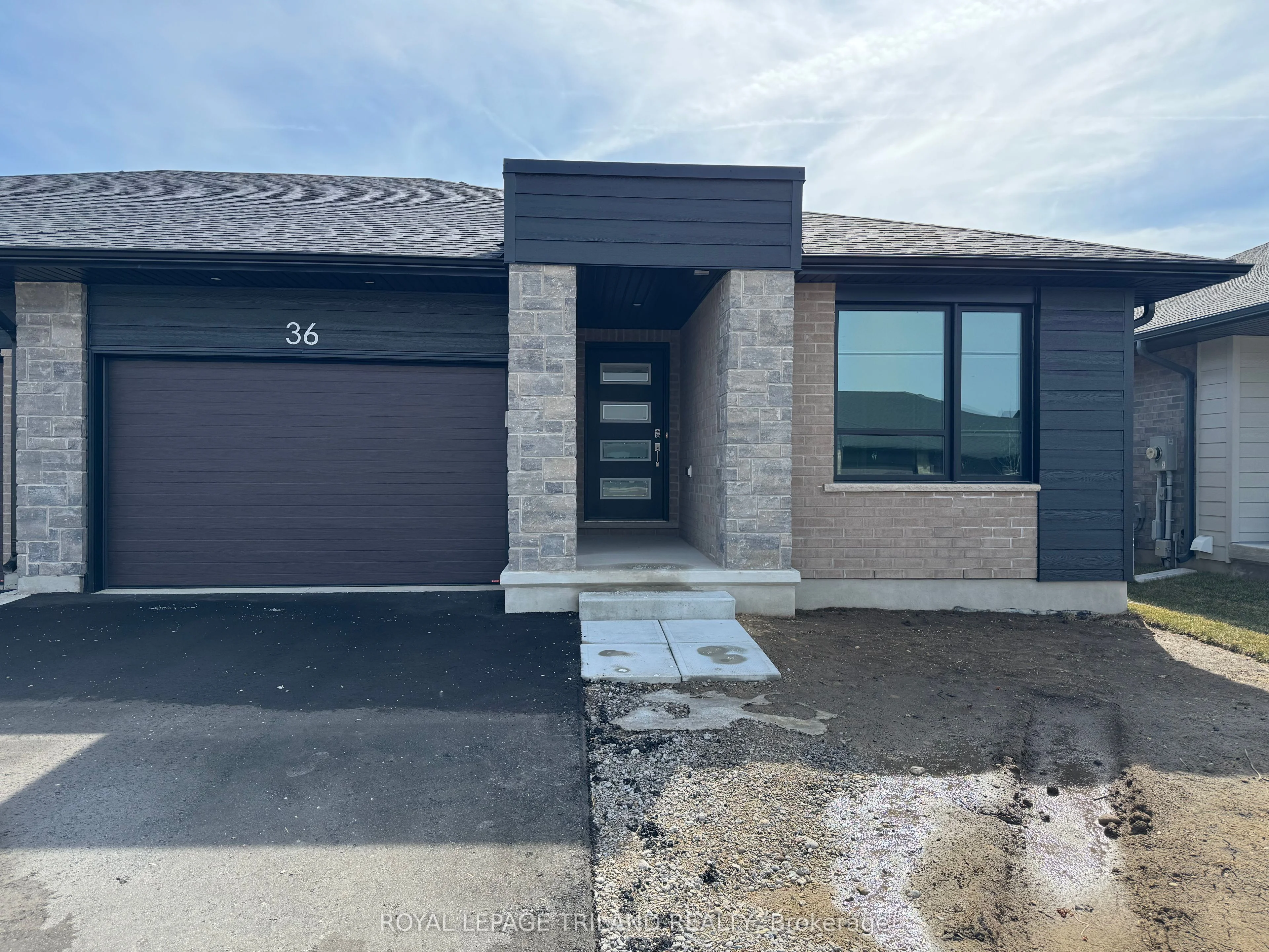 Semi-Detached in St. Thomas