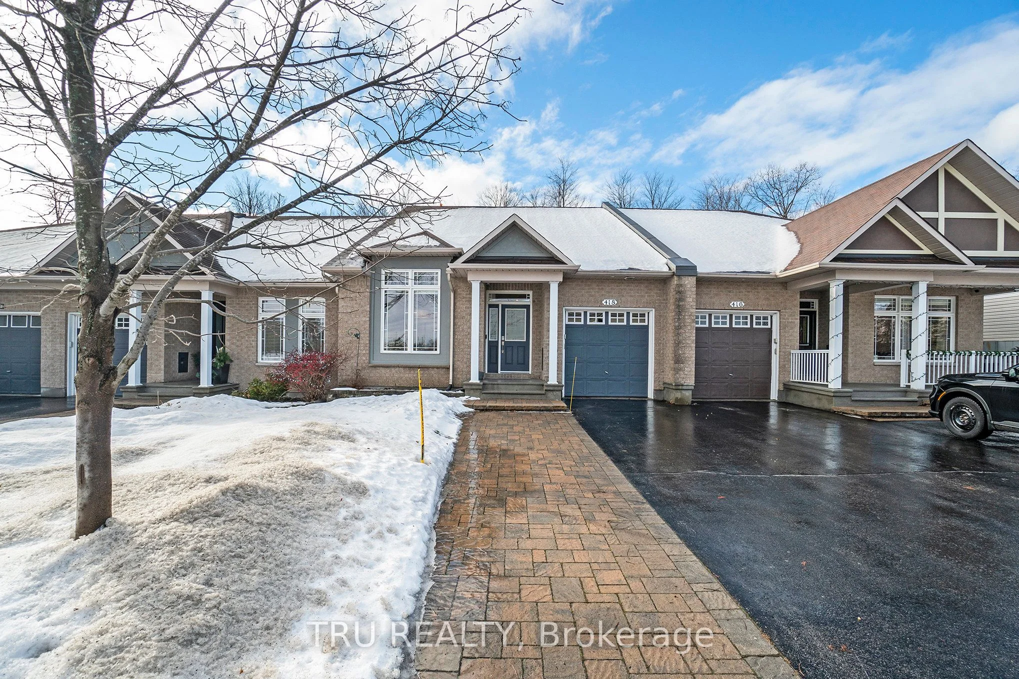 Att/Row/Townhouse in Kanata