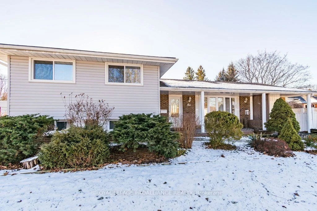 Detached in Belleville
