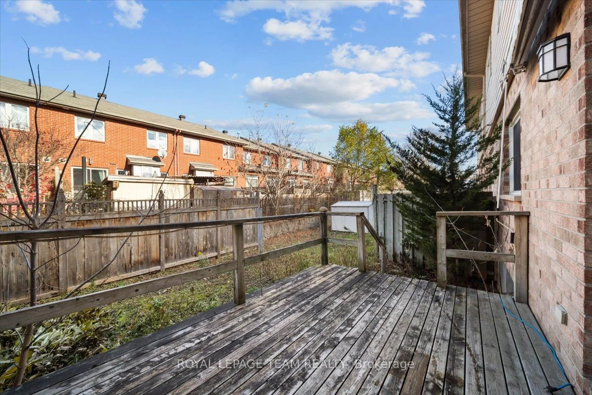 67 Carillon Street, Vanier and Kingsview Park, ON K1L 5Y6