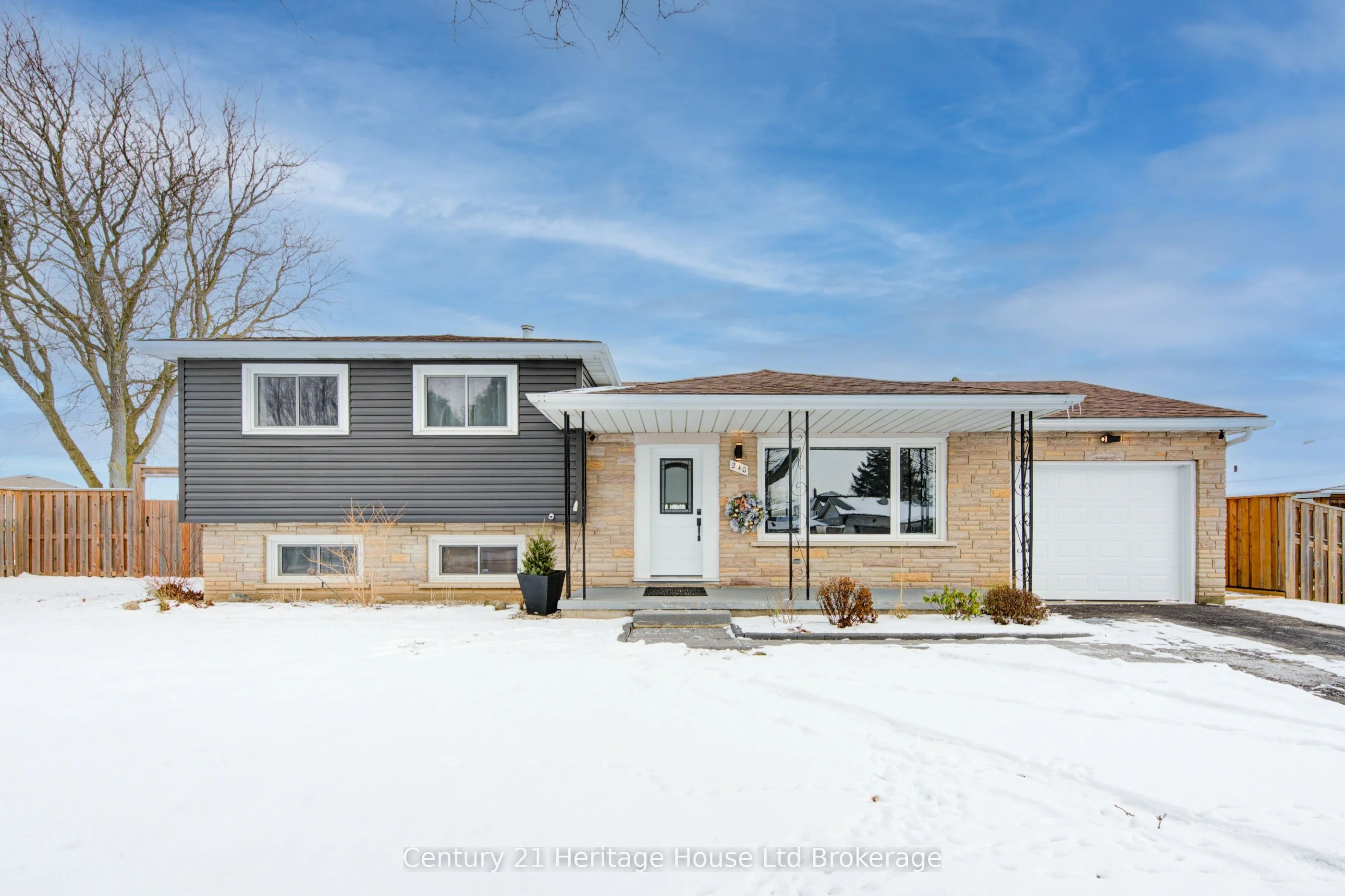Detached in Woodstock