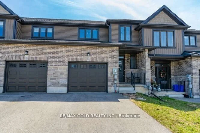 Att/Row/Townhouse in Woodstock