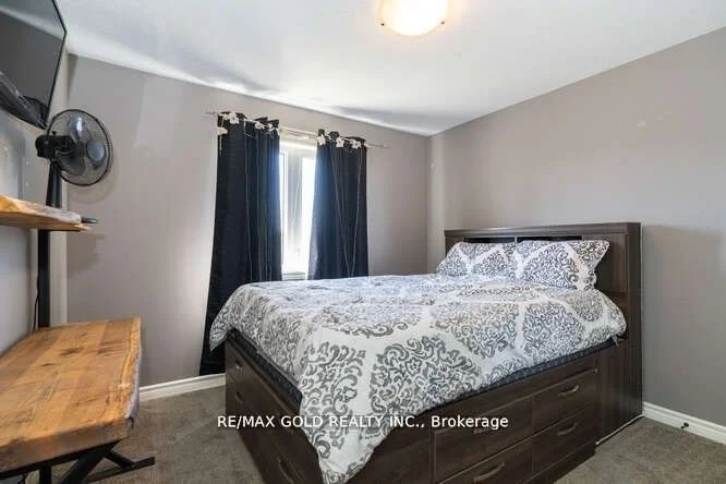 128 Links Crescent, Woodstock, On N4t 0k7