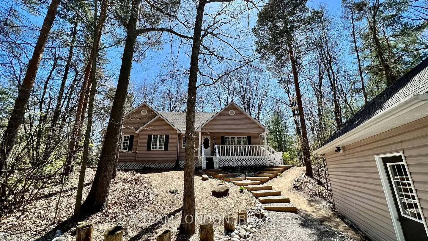 9945 Riverview Road, Lambton Shores, On N0m 1t0