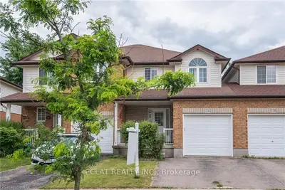 Att/Row/Townhouse in Waterloo