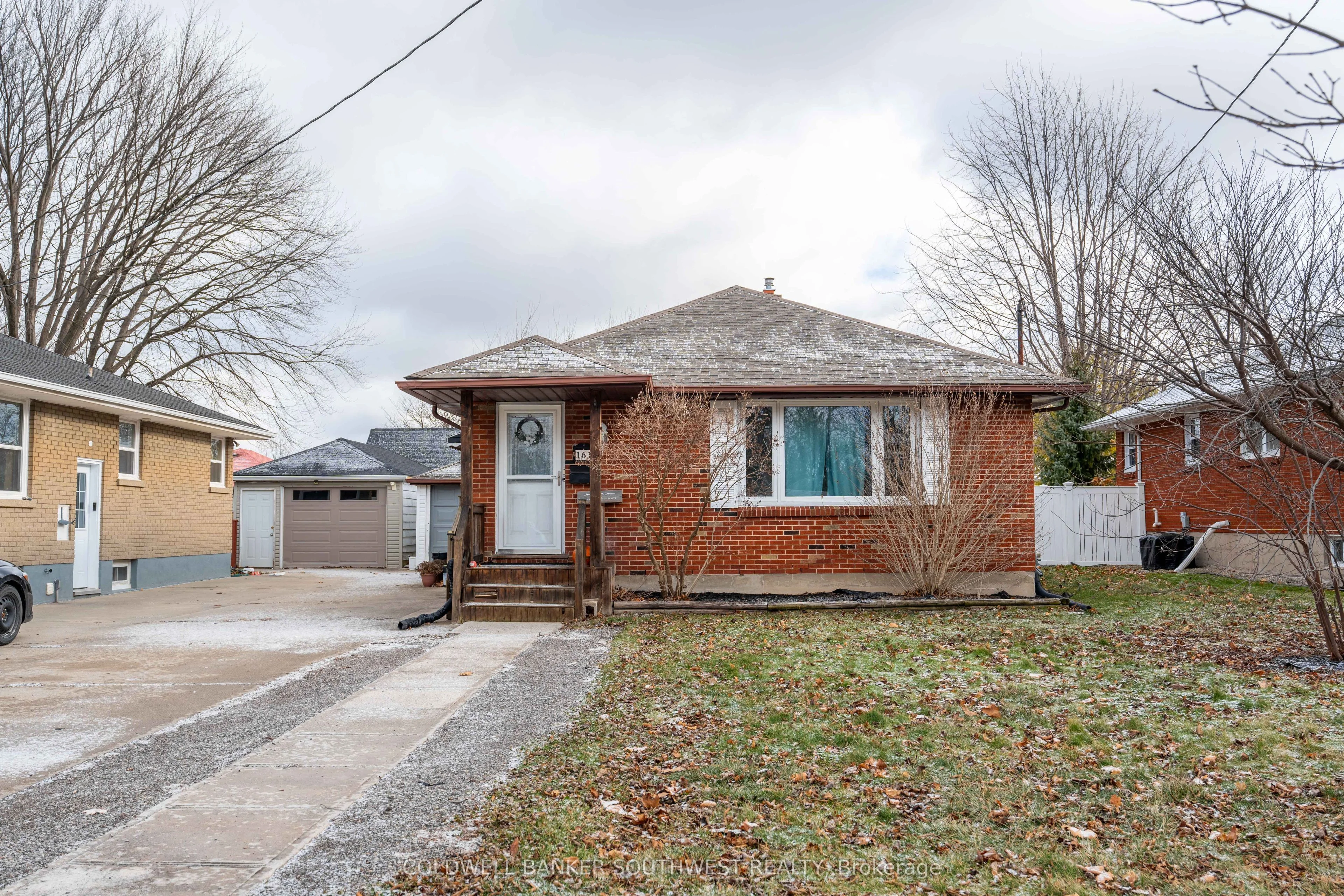Detached in Sarnia