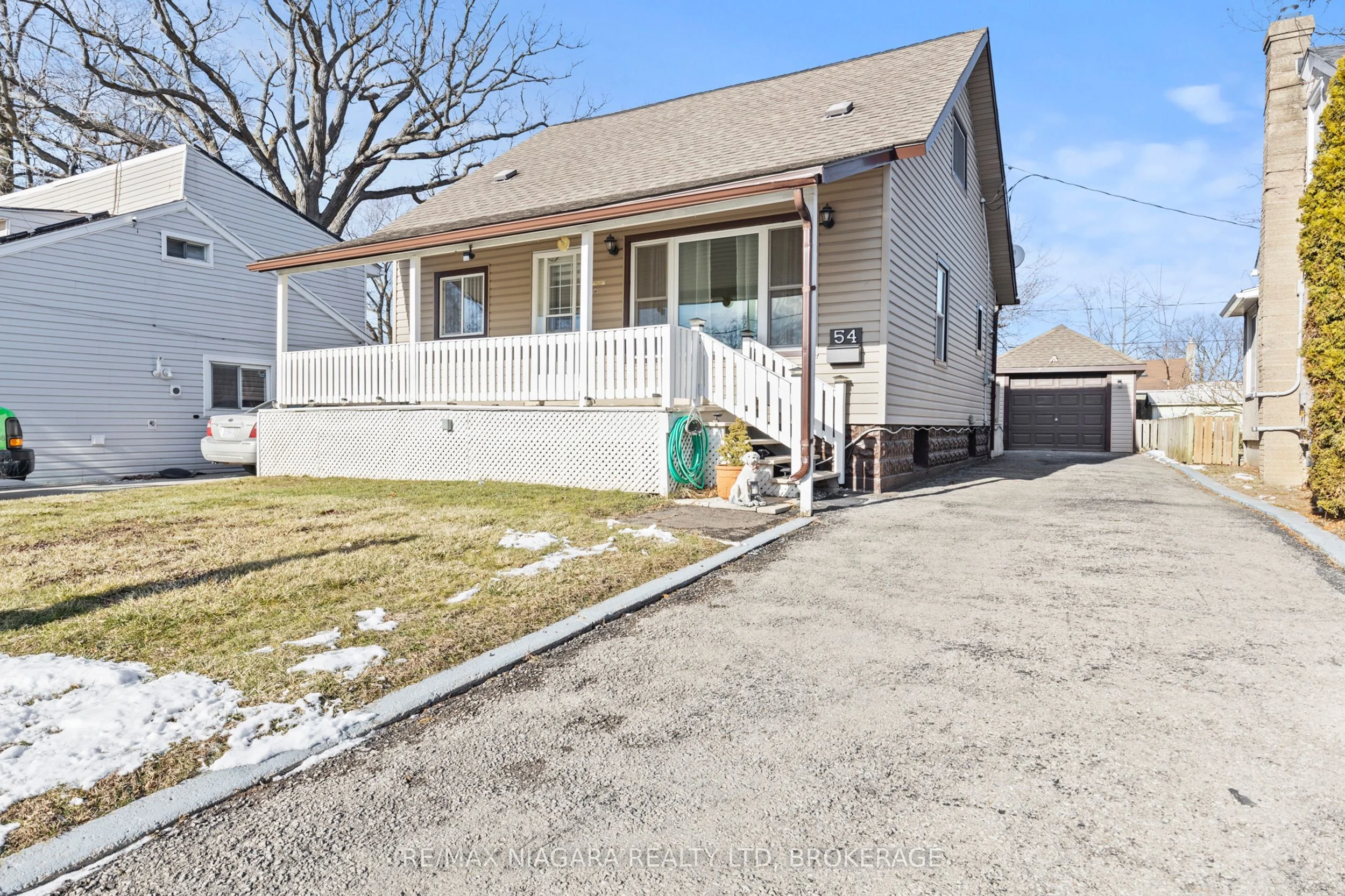 54 Churchill Avenue, Welland, On L3b 4y6