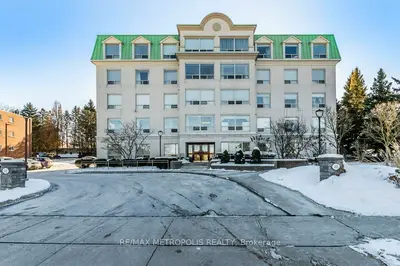 Condo Apartment in Waterloo