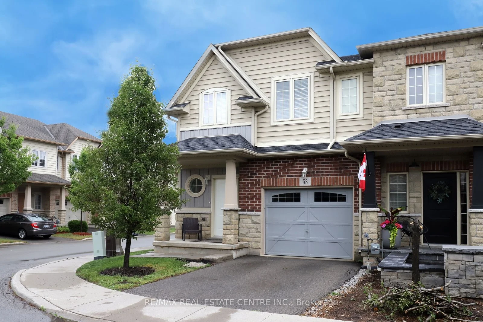 Att/Row/Townhouse in Grimsby