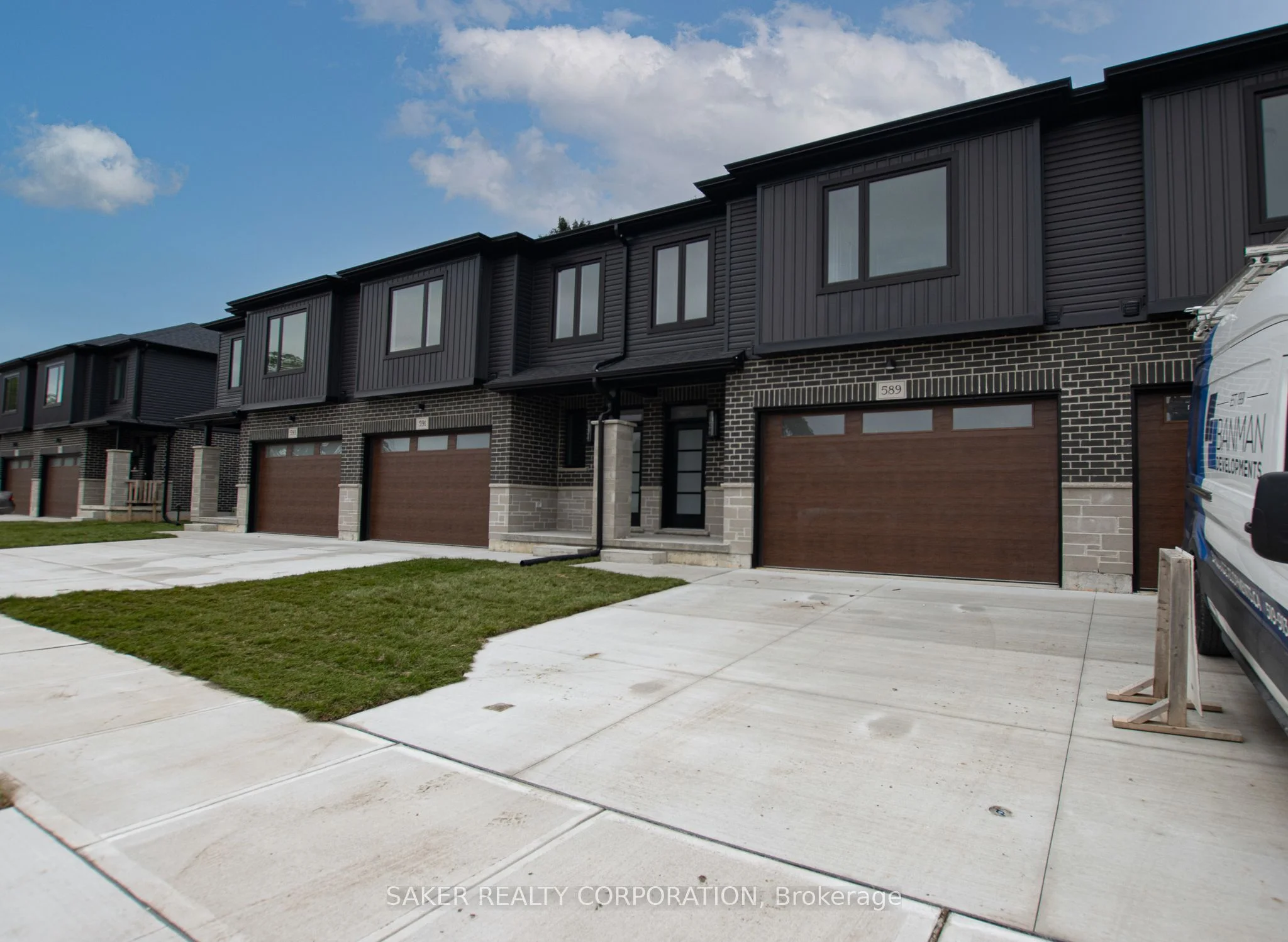 Att/Row/Townhouse in Strathroy-Caradoc