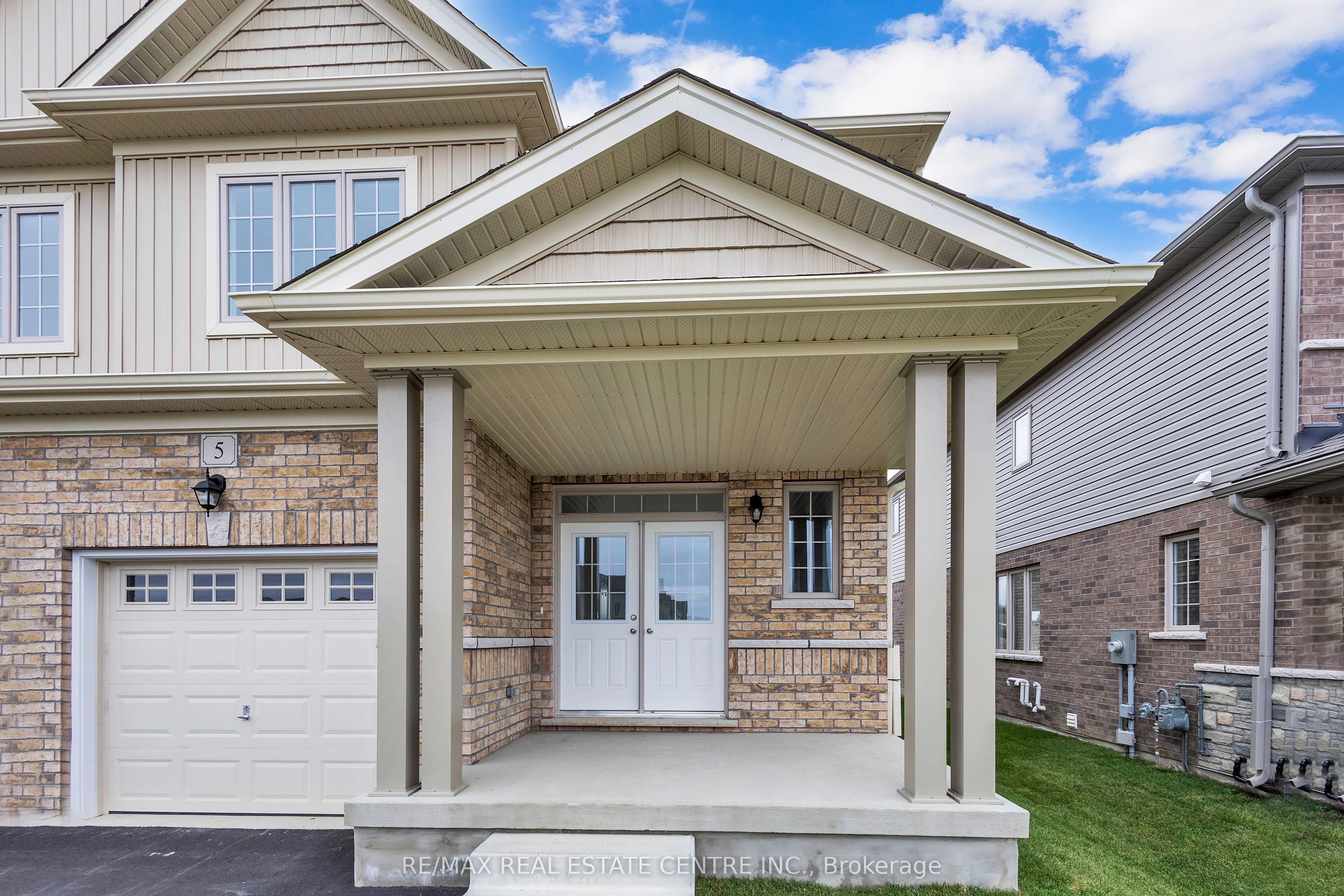 5 Leslie Davis Street N, North Dumfries, On N0b 1e0
