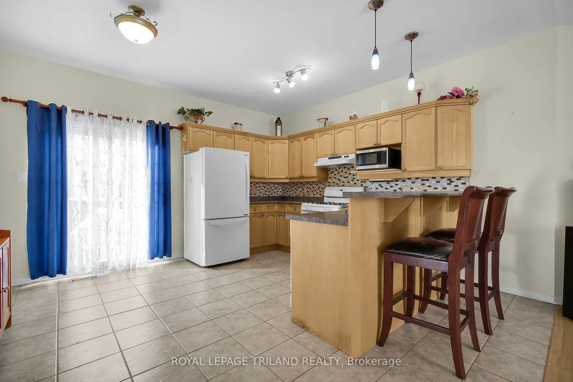 1737 Birchwood Drive, London South, ON N6K 4X2