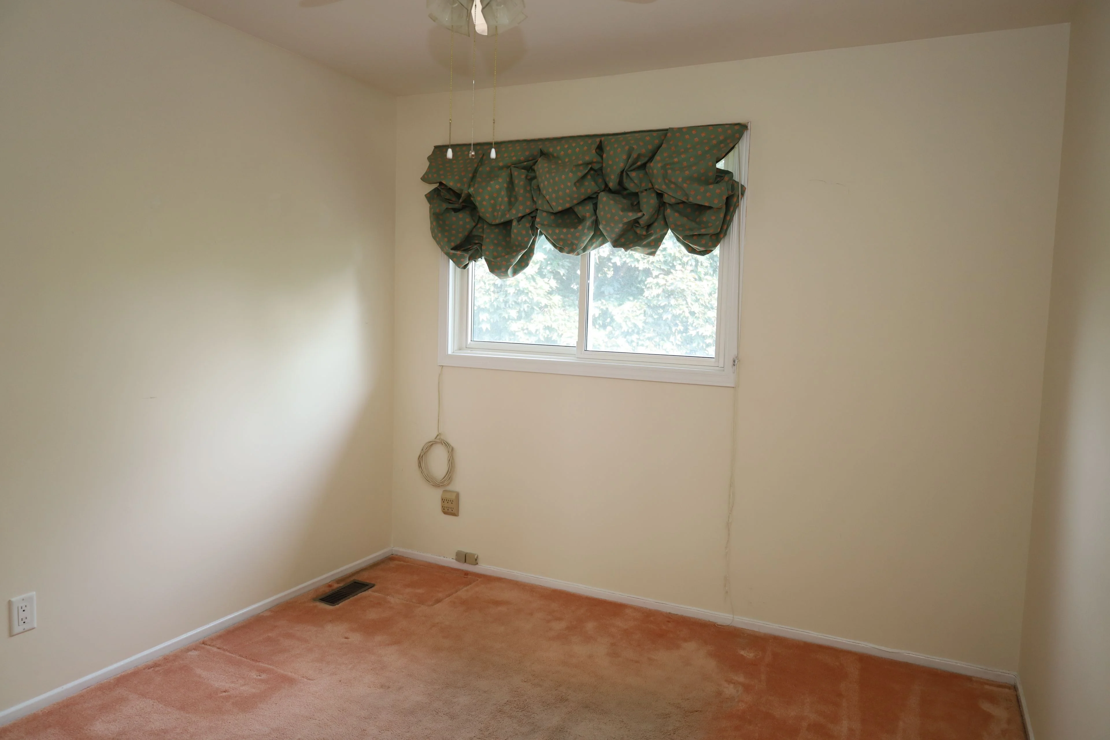 Semi-Detached in South of Baseline to Knoxdale