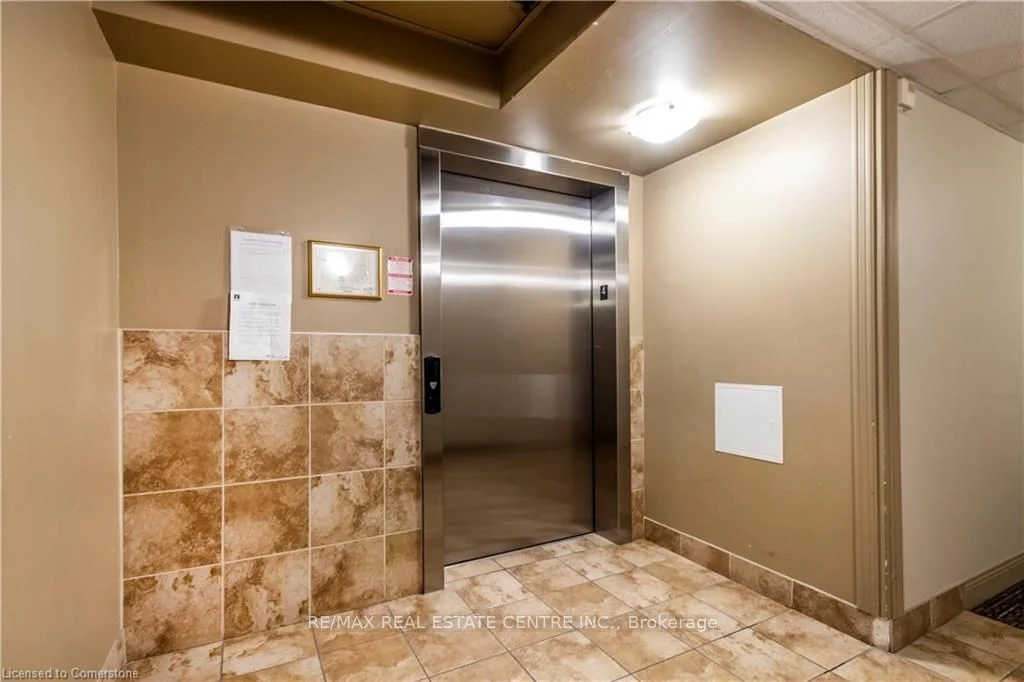 8 HARRIS Street 405, Cambridge, ON N1R 8R1