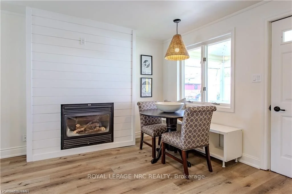 17 CONWAY PLACE EAST Place E, Fort Erie, ON L0S 1B0