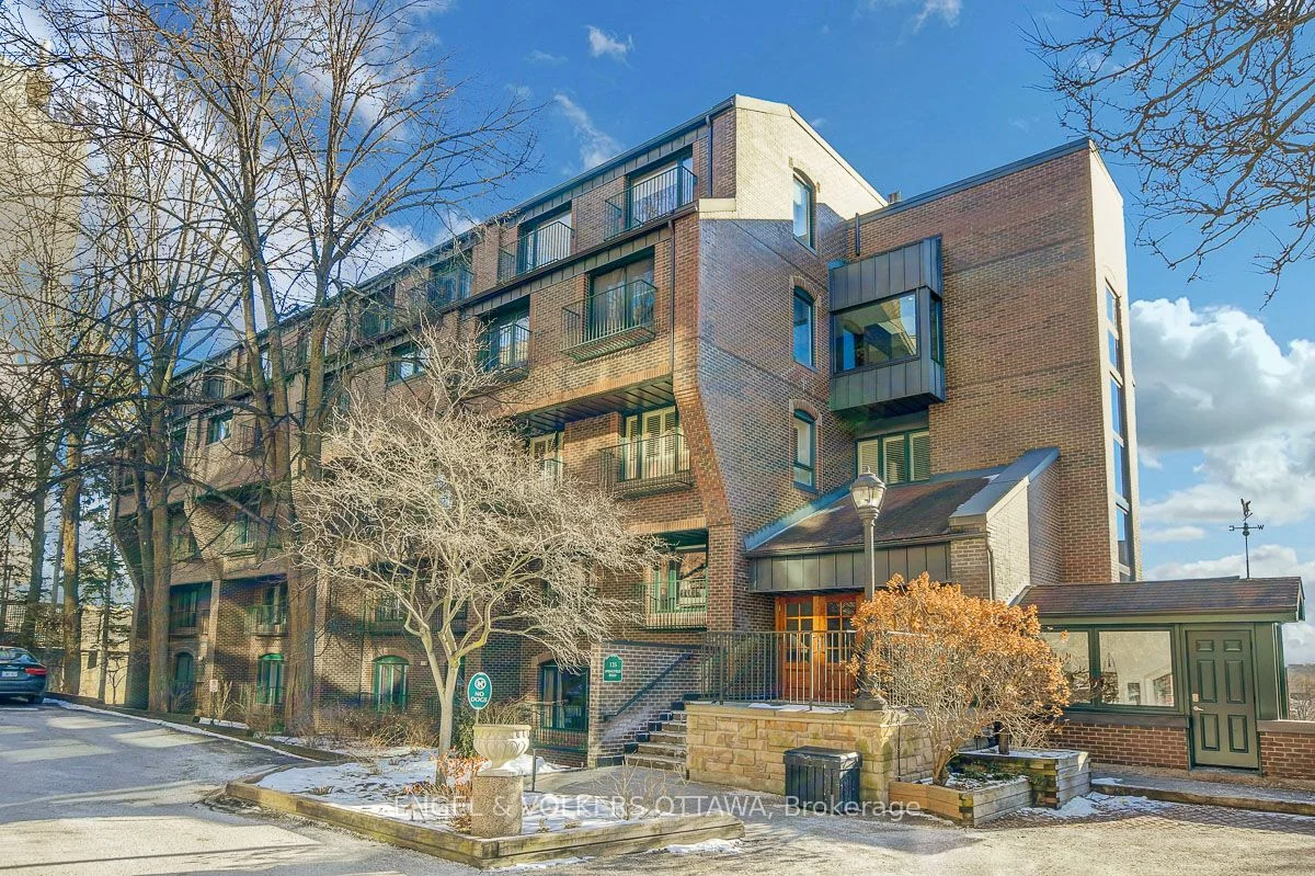 Condo Apartment in New Edinburgh - Lindenlea
